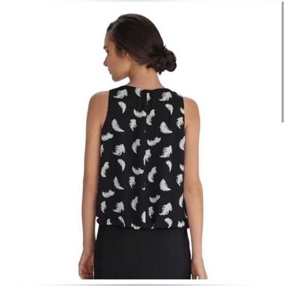 0782 White House Black Market Sleevless Feather Shell Top Size Medium - Picture 4 of 12